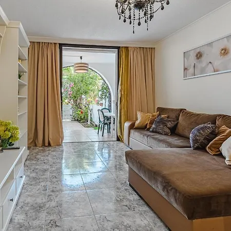 Townhouse Parque Santiago 2 דירה ארונה